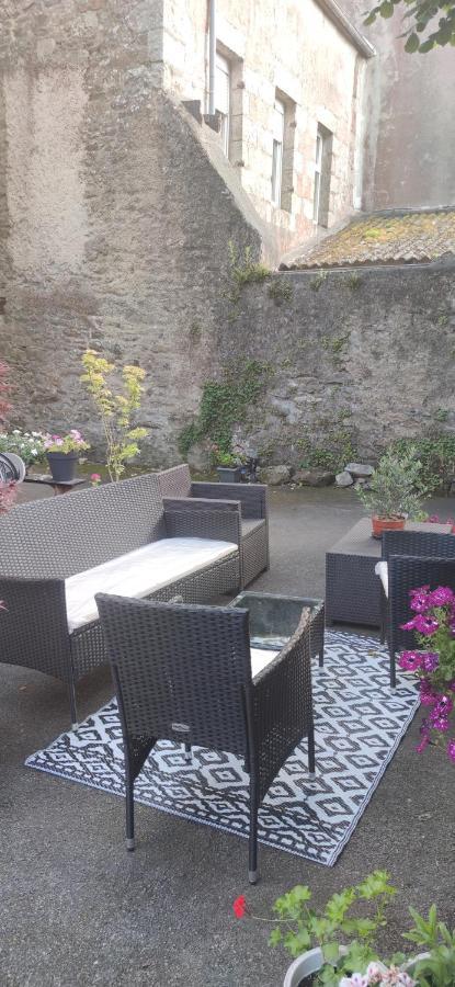Relais De La Tour Apartment Callac ภายนอก รูปภาพ